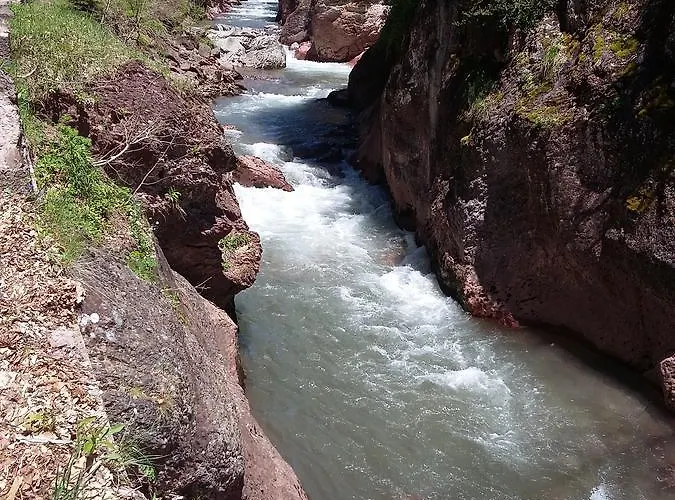 Hospederia Prepirineo * Undues-Pintano